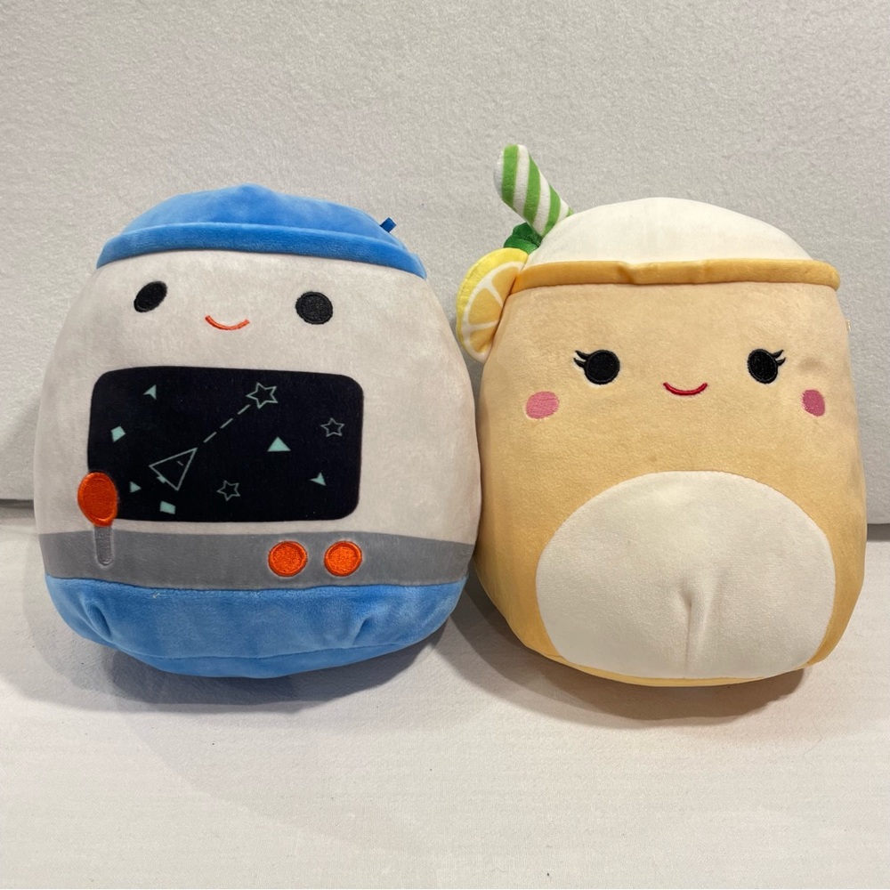 Squishmallows Original Adin Arcade Game & Medina the Lemonade